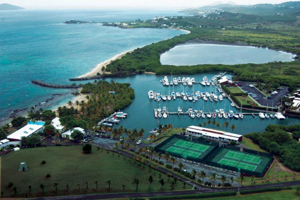 Tamarind Reef Resort Spa & Marina Christiansted Exterior photo