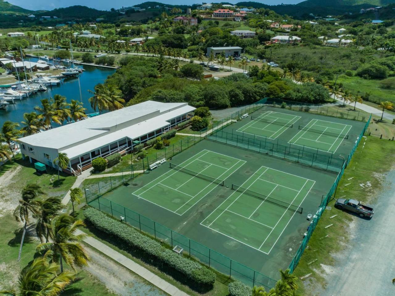 Tamarind Reef Resort Spa & Marina Christiansted Exterior photo